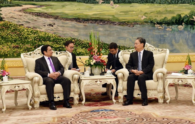 不断巩固越中两党的关系