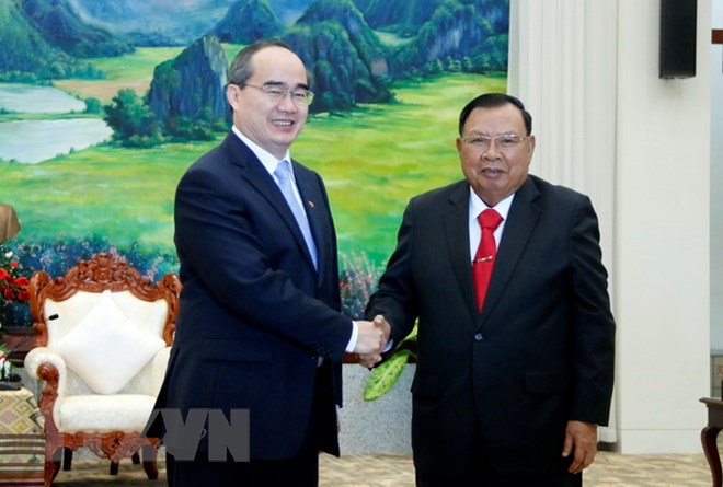 进一步加强胡志明市与老挝各地方的合作关系