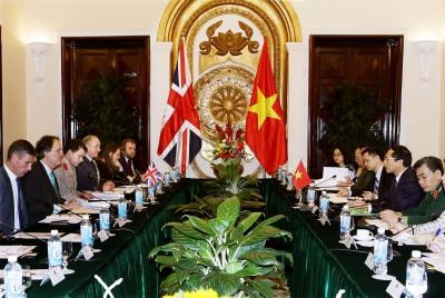 第六次越英战略对话在河内举行