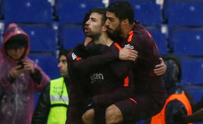 西甲-梅西助攻皮克救主 巴萨客平破不败纪录领跑