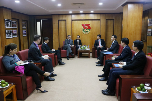 加强越法青年之间的合作