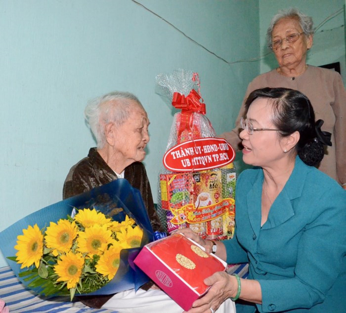 胡志明市拨款1 4万亿越盾用于照顾居民过年