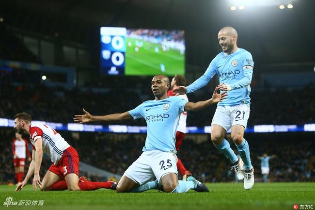 英超： 曼城3-0领先15分