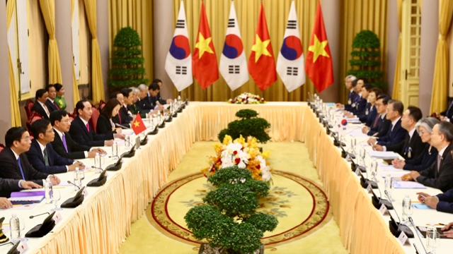 越韩力争实现2020年双边贸易额达1000亿美元目标