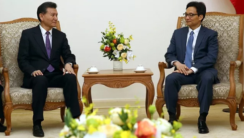 政府副总理武德儋会见世界国际象棋联合会主席基尔桑•伊柳姆日诺夫