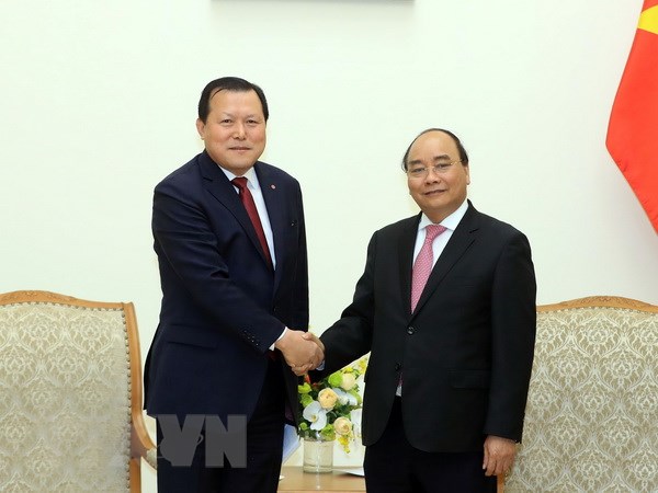 政府总理阮春福会见韩国乐天集团副总裁黄珏圭