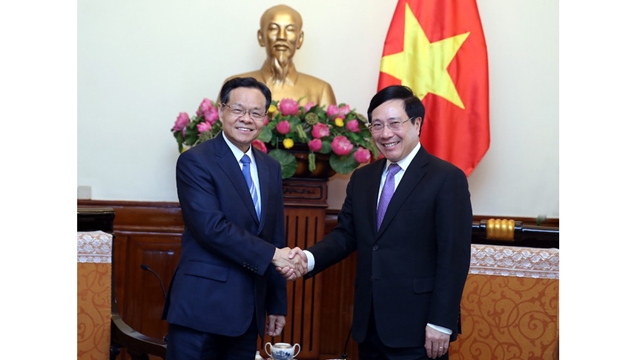 越南政府副总理兼外长范平明会见中国广西壮族自治区主席陈武
