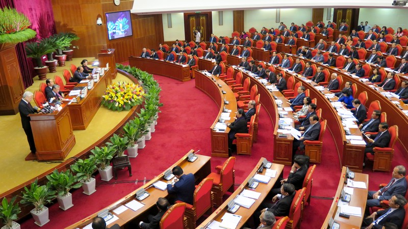越共十二届七中全会就社会保险政策改革提案进行讨论