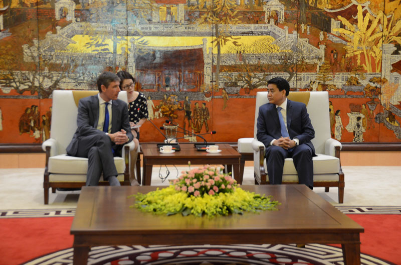 河内市愿为英国企业前来投资创造便利条件