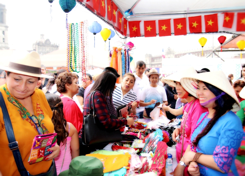 越南文化吸引墨西哥国际友人关注