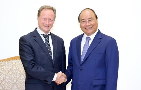 政府总理阮春福会见欧盟驻越南代表团团长布鲁诺•安格莱特
