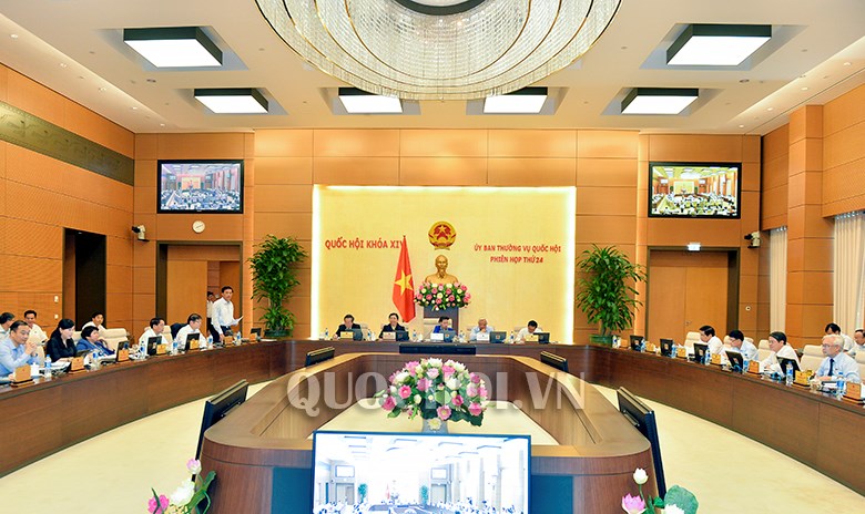 第十四届国会常委会第二十四次会议召开