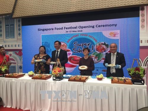 胡志明市新加坡美食节热闹非凡