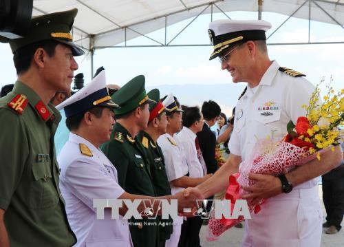 美国海军医疗舰“仁慈号”抵达越南芽庄港展开2018年太平洋伙伴计划