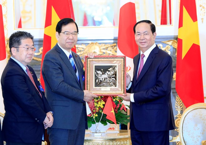 国家主席陈大光会见日本共产党主席