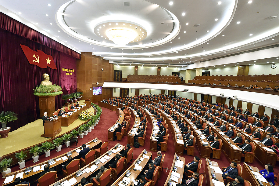 越共十二届七中全会讨论中央政治局、中央书记处领导指导工作检查报告