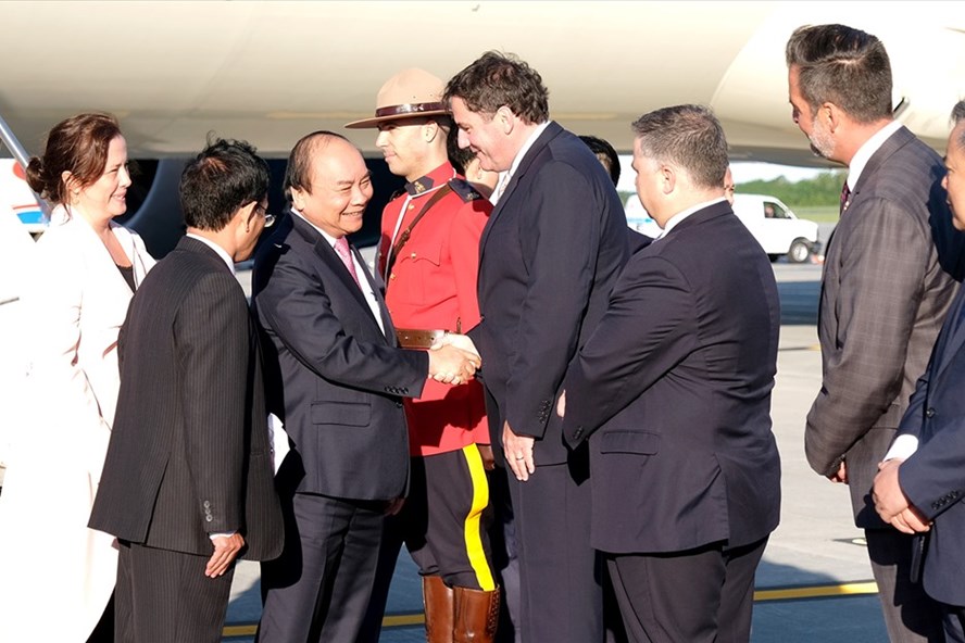 政府总理阮春福抵达加拿大开始出席七国集团扩大峰会和访问加拿大之旅