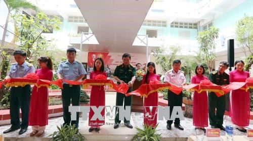 “胡志明主席与爱国竞赛运动”资料与实物展