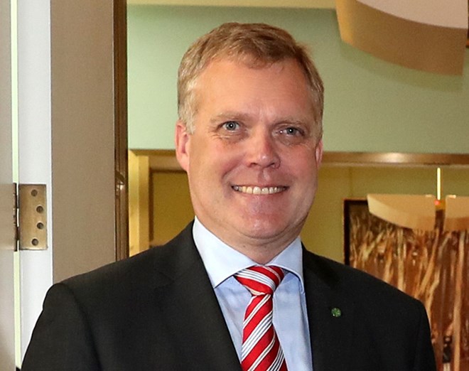 澳大利亚众议院议长托尼•史密斯开始对越南进行正式访问