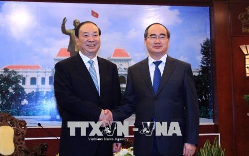 胡志明市领导会见中国共产党代表团