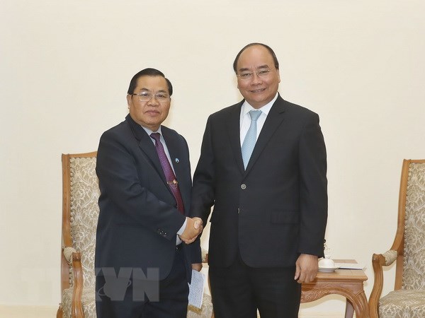 政府总理阮春福会见老挝国会副主席森暖• 赛雅拉