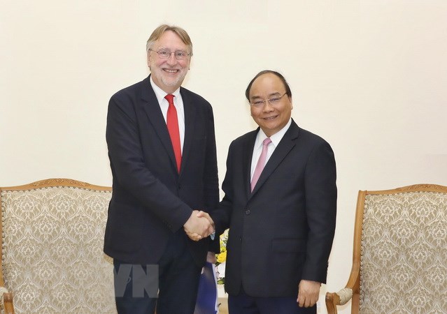 政府总理阮春福会见欧洲议会国际贸易委员会主席博纳 • 兰格