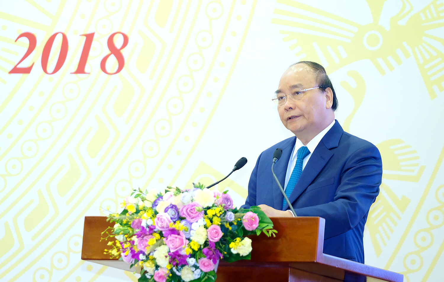 政府总理阮春福主持召开政府与各地方视频会议