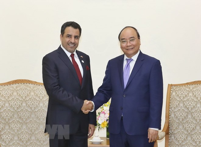 越南政府总理阮春福会见阿联酋新任驻越大使奥贝德