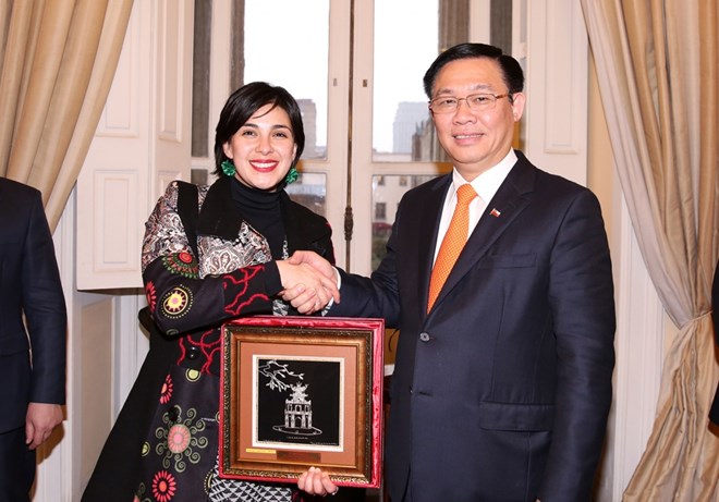 政府副总理王廷惠圆满结束对智利的正式访问