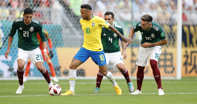 世界杯： 巴西2-0轻取墨西哥晋级8强