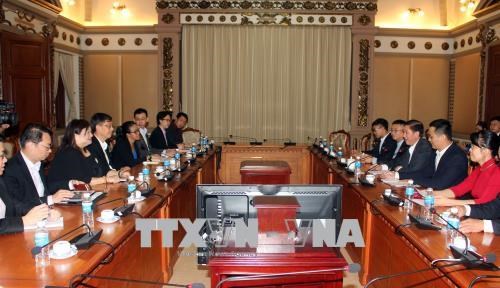 胡志明市与新加坡推动智慧城市建设合作