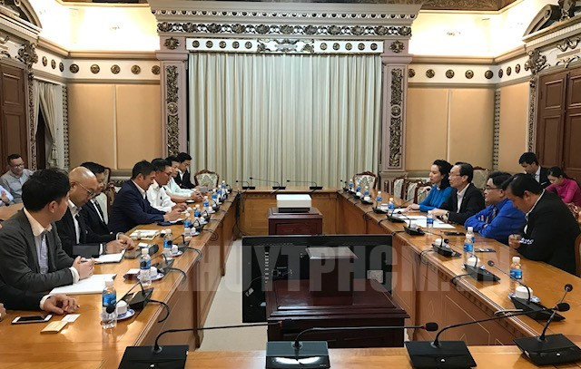 胡志明市领导会见日本工商会代表团