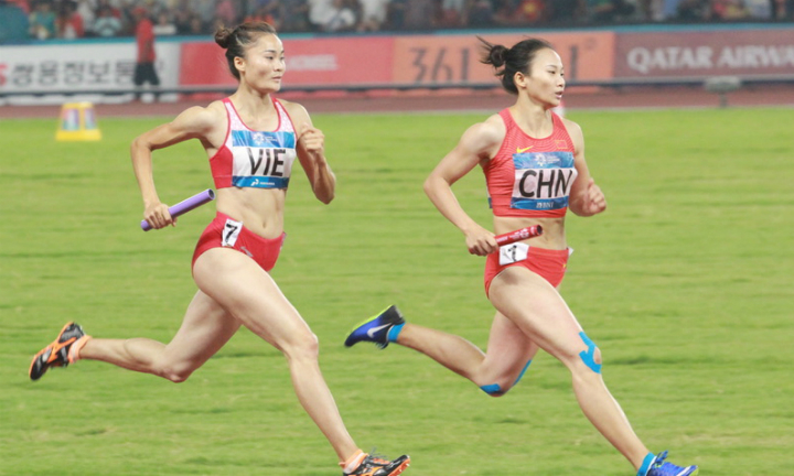 雅加达亚运会：女子4X400米接力越南队摘铜