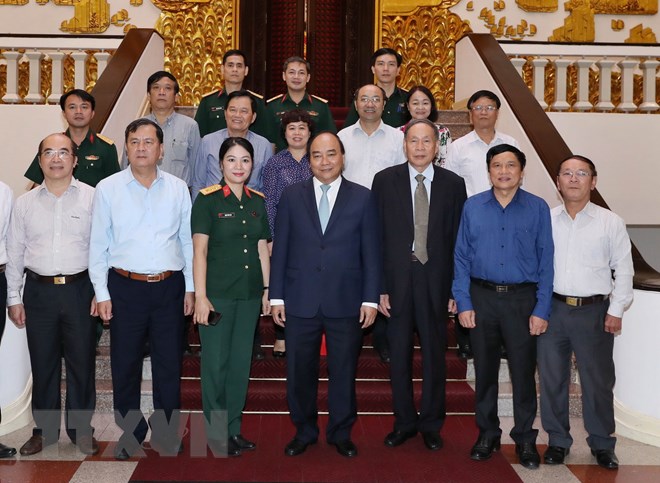 政府总理阮春福会见越南橙剂受害者协会代表