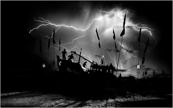 两名越南摄影师荣获国际摄影大赛金奖