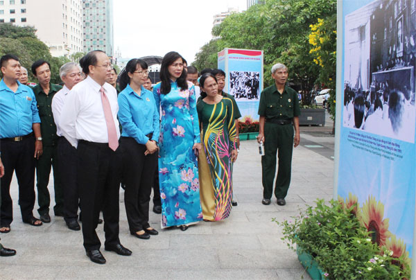 “孙德胜主席-越南民族的优秀人物”摄影展举行