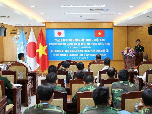 越日举行联合国维和工兵经验交流活动