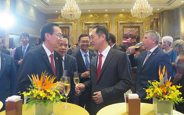 庆祝中国国庆节69周年招待会在胡志明市举行