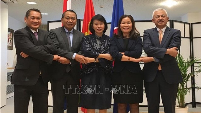 越南大使吴氏和主持召开东盟驻海牙委员会9月例行会议