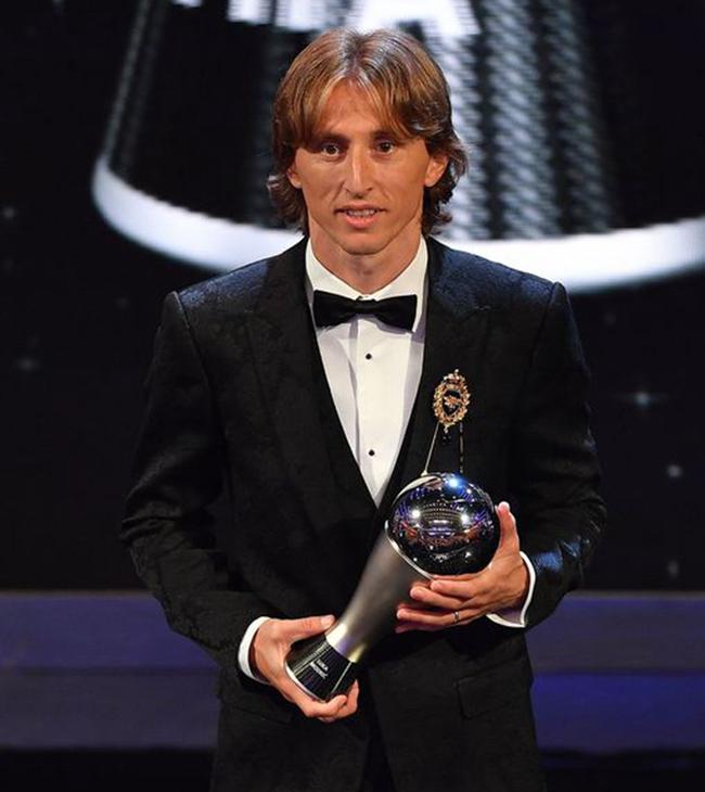 莫德里奇荣膺FIFA足球先生