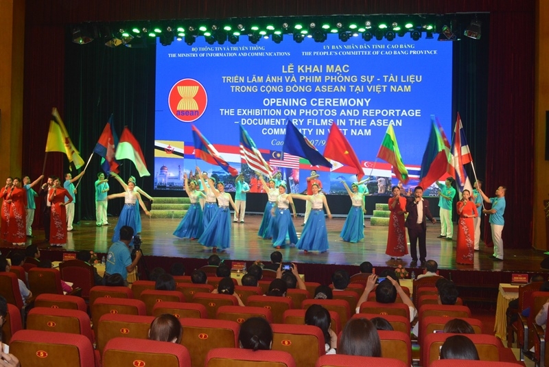 2018年东盟共同体纪录片和图片展亮相高平省