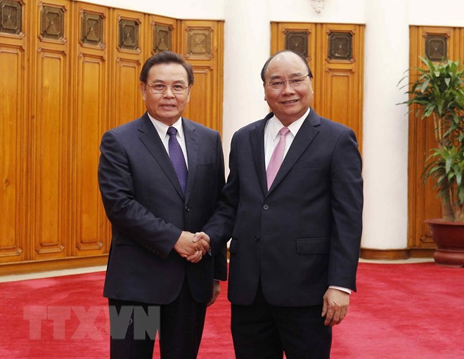阮春福总理会见老挝建国阵线中央委员会主席赛宋蓬•丰威汉