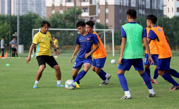 越南U16队积极迎战2018年亚洲U16足球锦标赛