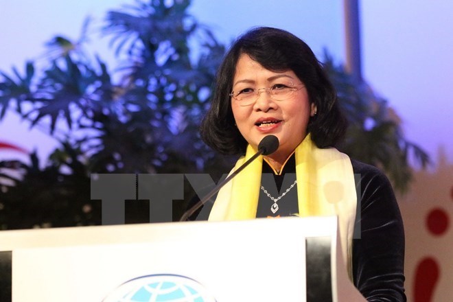 国家副主席邓氏玉盛出席欧亚妇女论坛