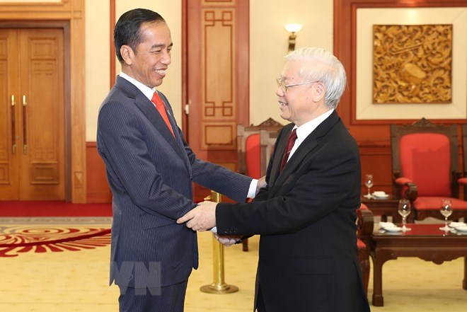 越南党和国家领导人会见印尼总统佐科•维多多