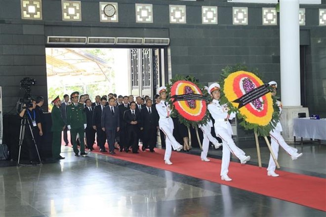 1500个国内外代表团吊唁国家主席陈大光