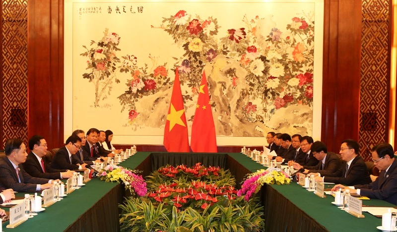 越南政府副总理王廷惠与中国国务院副总理韩正举行会谈