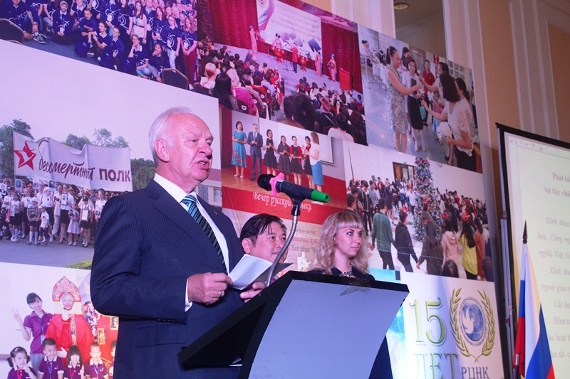 促进越俄科学合作和文化交流