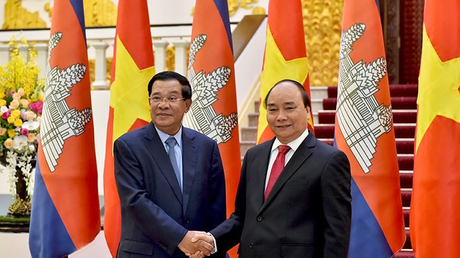 阮春福总理与柬埔寨首相洪森举行双边会晤