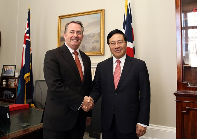 政府副总理兼外交部长范平明对英国进行正式访问